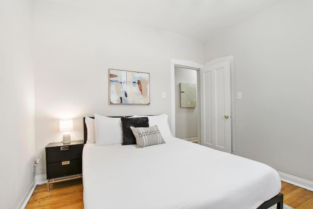 Apartment Charming 3br Close To Stores & Dining - Newgard 1n Chicago