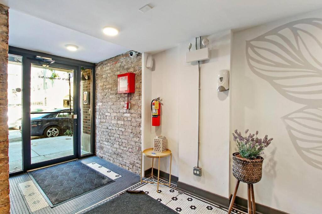 Apartment Cozy With In-unit Laundry And Wi-fi! - Montrose 111 *