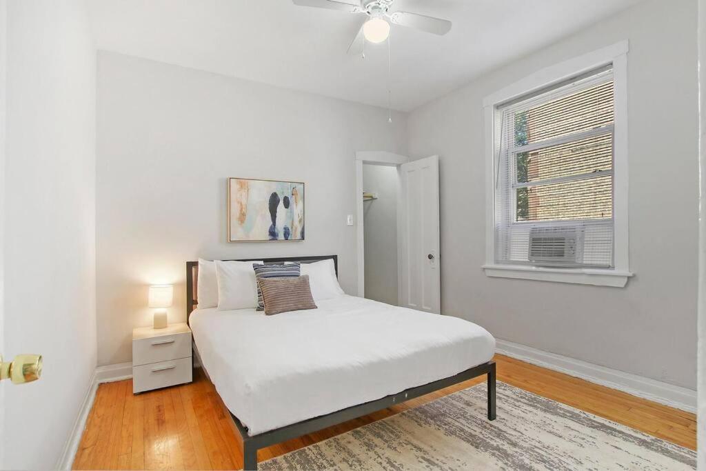 Charming 3br Close To Stores & Dining - Newgard 1n Chicago