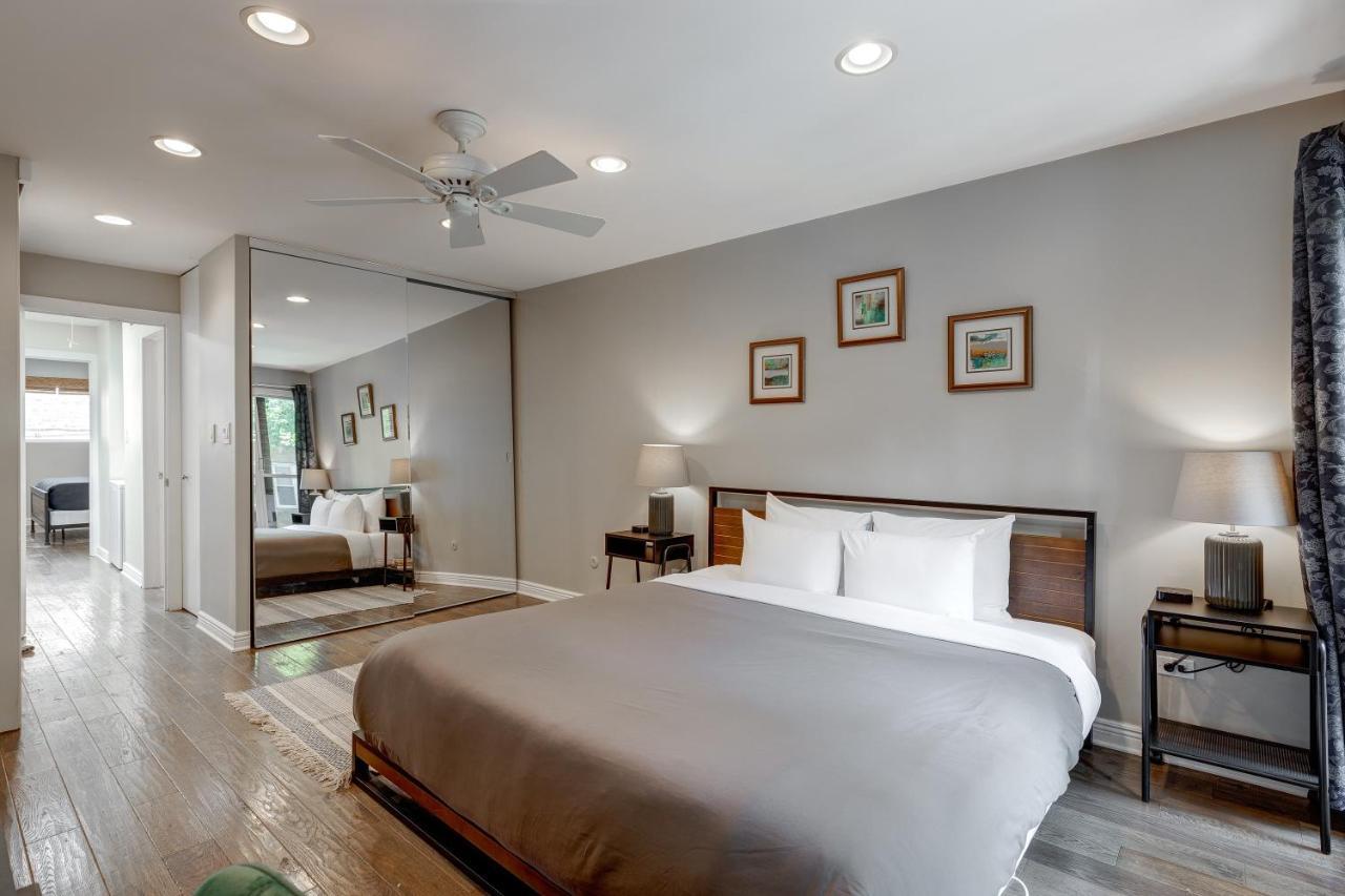 Free Parking! Designed For Work And Play - Perfect For Any Traveler With 2 Work Spaces And Old Town Charm Townhouse *