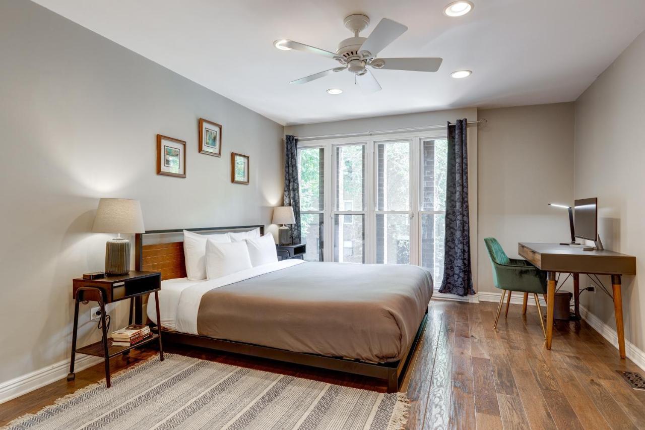 Free Parking! Designed For Work And Play - Perfect For Any Traveler With 2 Work Spaces And Old Town Charm Townhouse Chicago