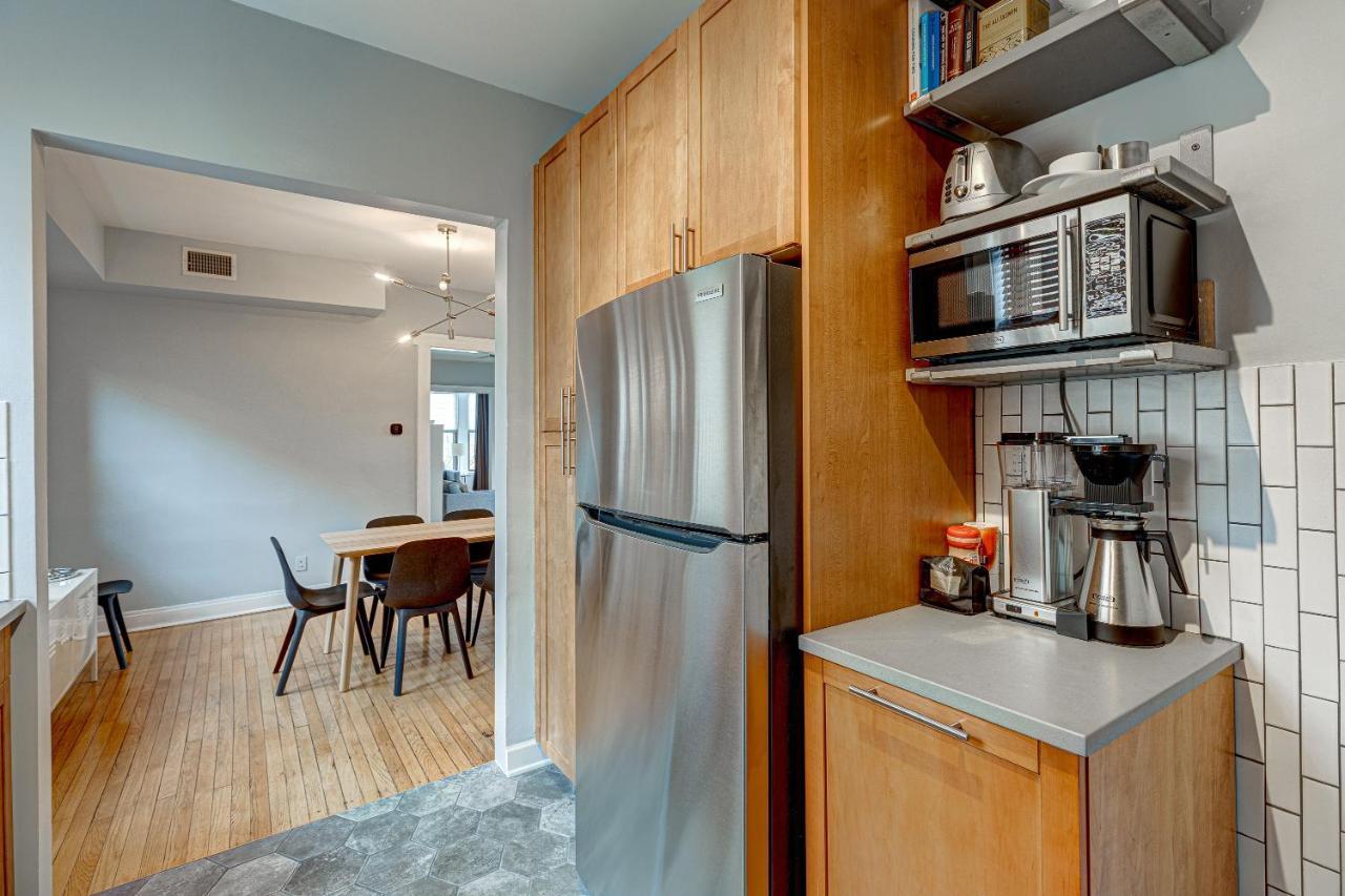 Steps To The Lakefront! This Uptown Beauty Is Everything You Need For A Perfect Getaway Apartment Chicago
