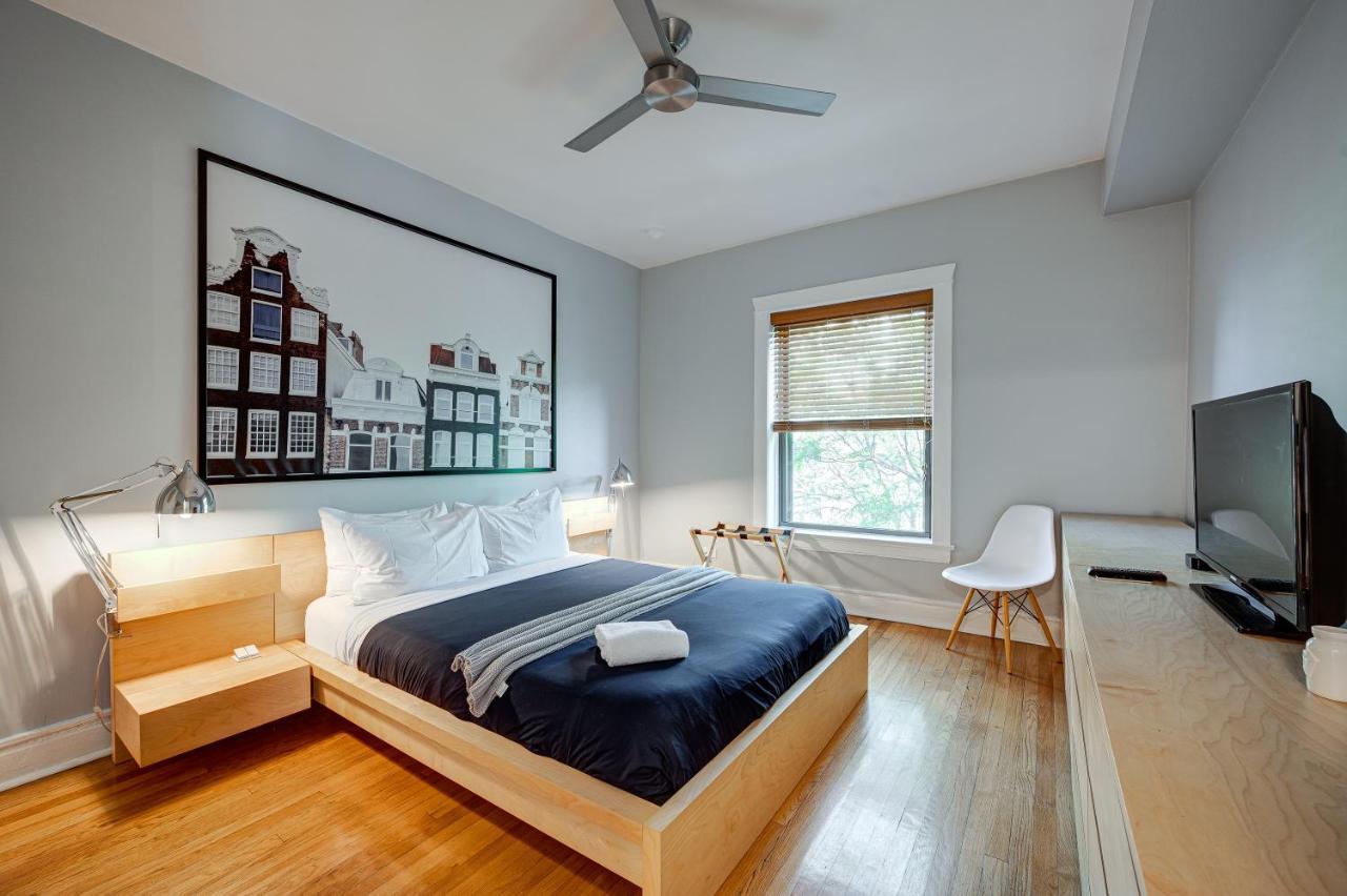 Steps To The Lakefront! This Uptown Beauty Is Everything You Need For A Perfect Getaway * Chicago