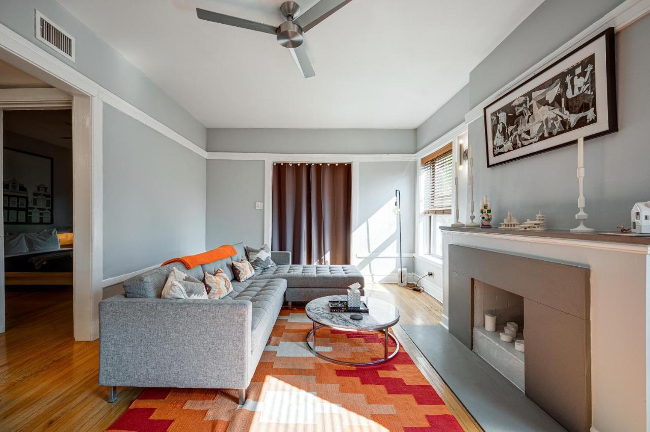 Steps To The Lakefront! This Uptown Beauty Is Everything You Need For A Perfect Getaway Apartment *