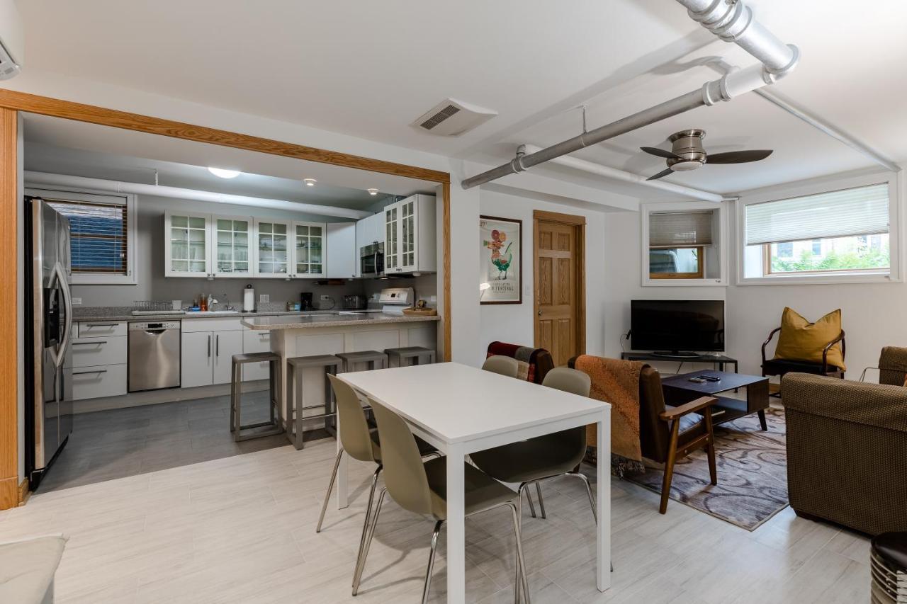 Quiet Oasis Only Minutes From Downtown - Friendly Neighborhood! Apts Apartment Chicago