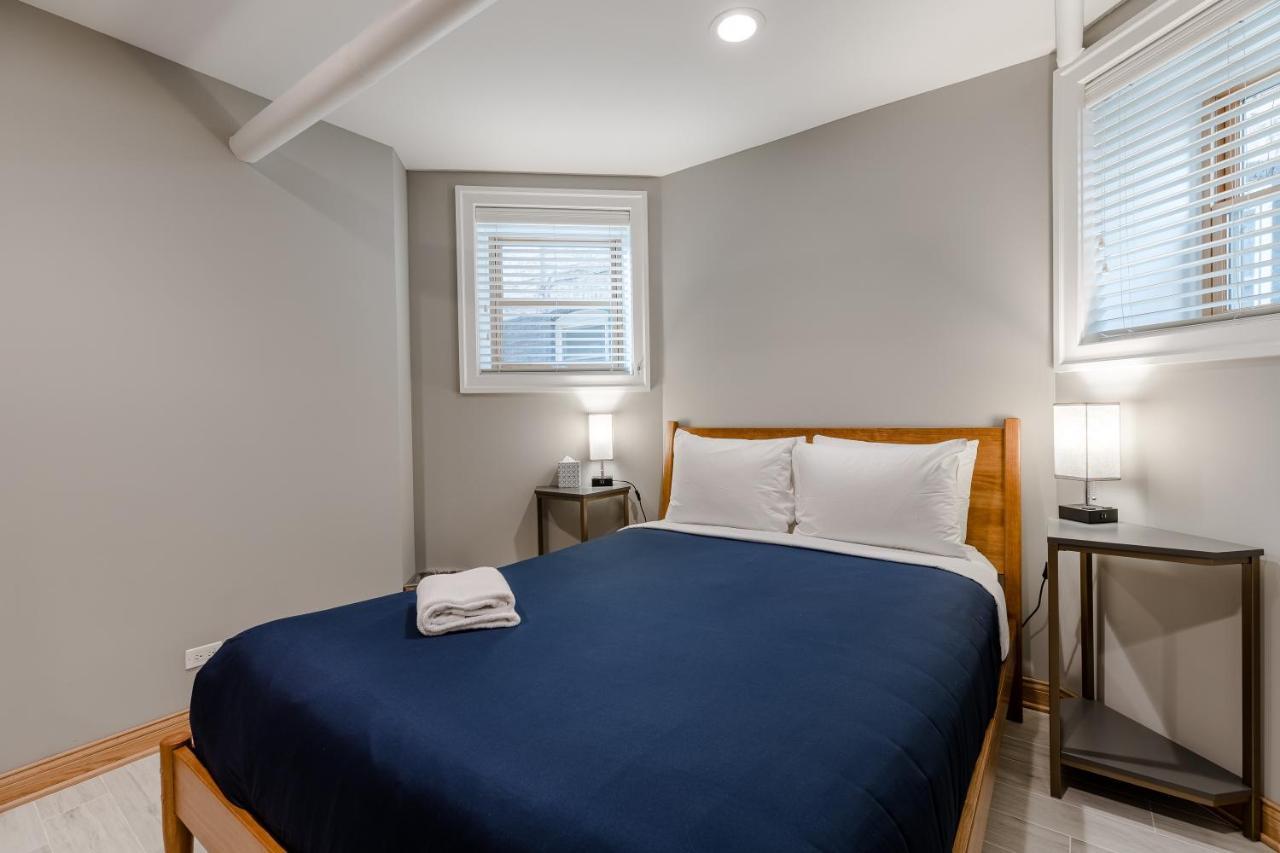 Quiet Oasis Only Minutes From Downtown - Friendly Neighborhood! Apts Chicago