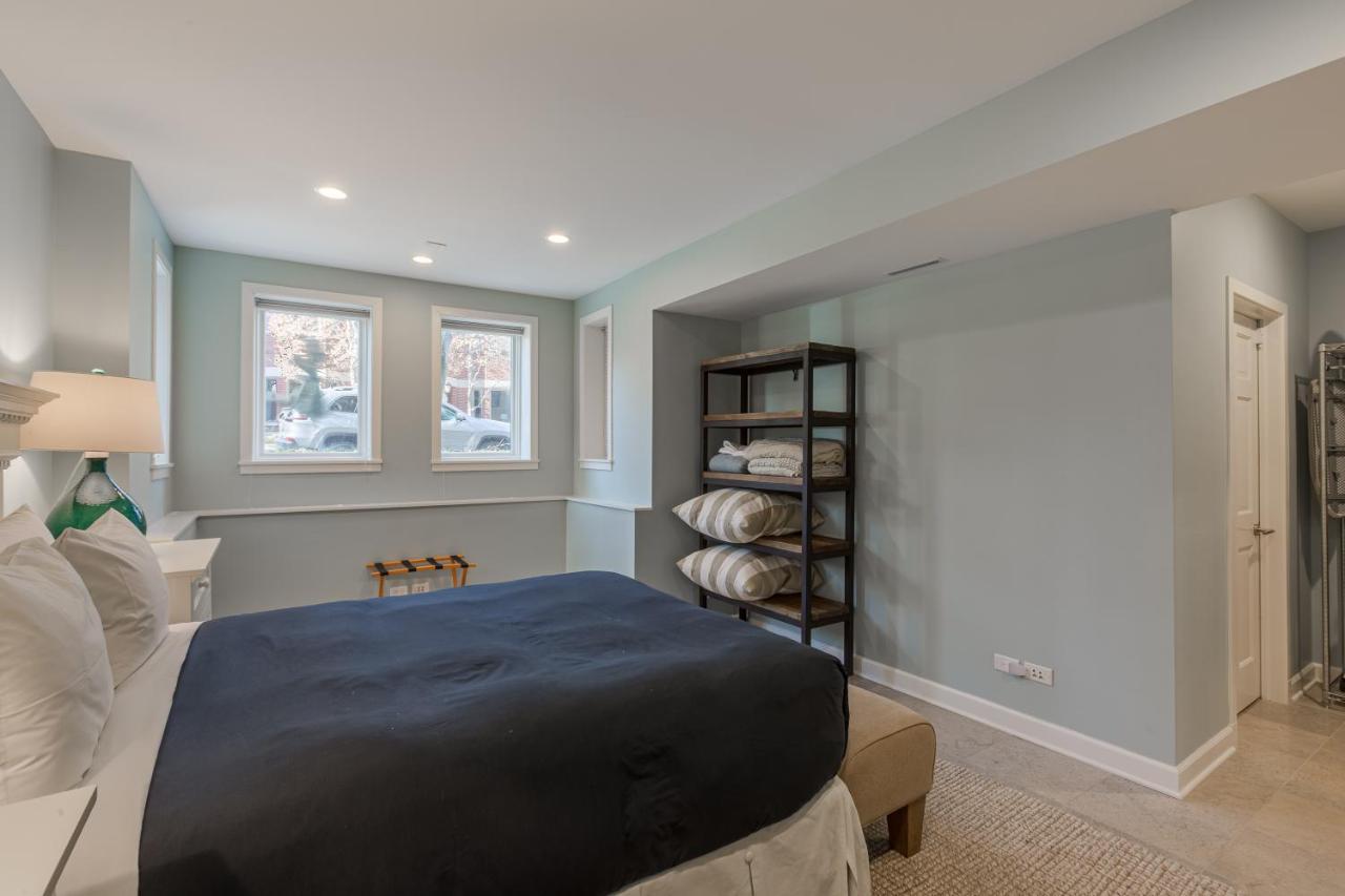 Pet Friendly! Charming And Cozy - Close To Depaul And Public Transit Apts Apartment