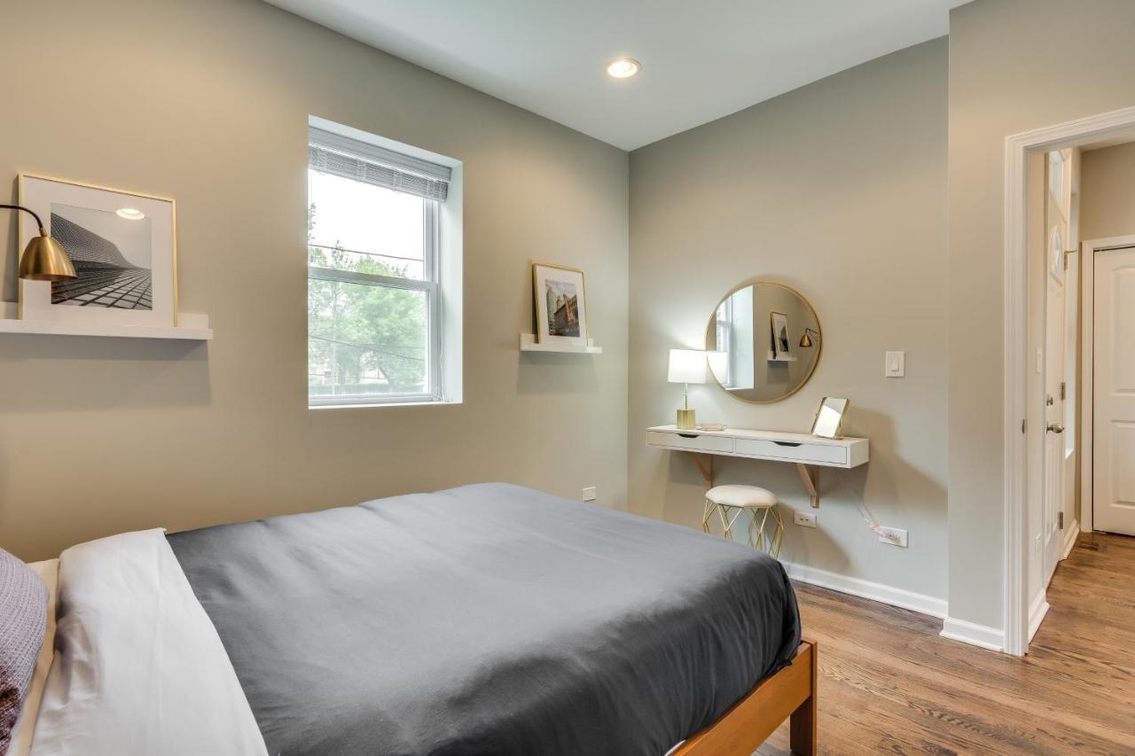 Vibrant & Stylish 4 Bed Condo Near Humboldt Park Apartment Chicago