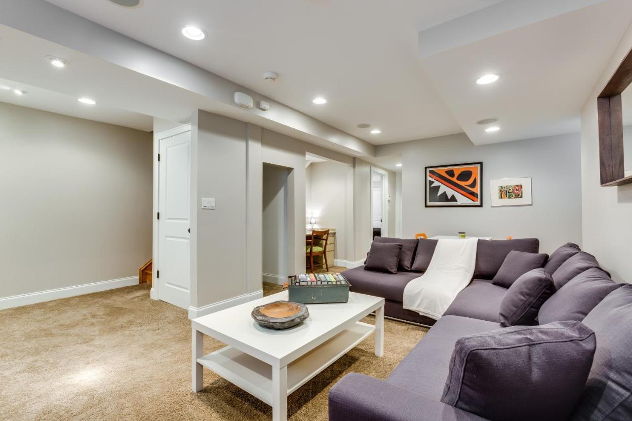 Apartment Garage Parking! Walk To Logan Square Station Plus Great Local Restaurants And Bars Apts