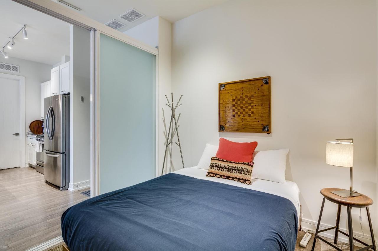 Apartment Sheridan Park Stunner! No Matter If You Are In Town For Business Or Fun This Has You Covered Apts Chicago