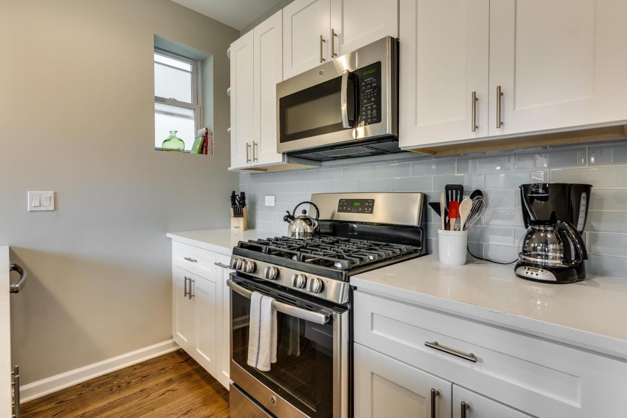 Vibrant & Stylish 4 Bed Condo Near Humboldt Park *