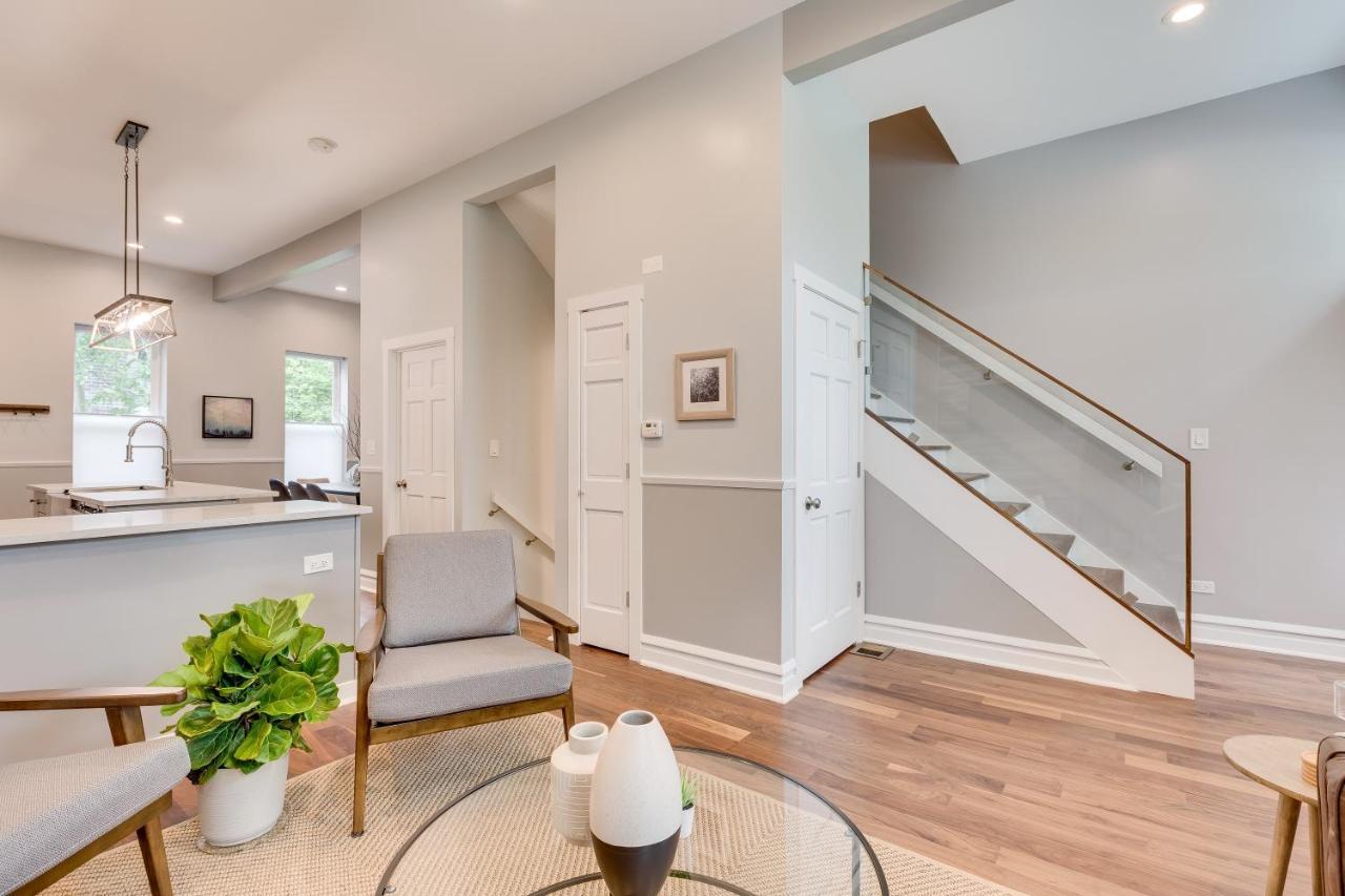 Private Deck And Backyard Perfect For Your Entire Group! Walk To The United Center Hébergement de vacances