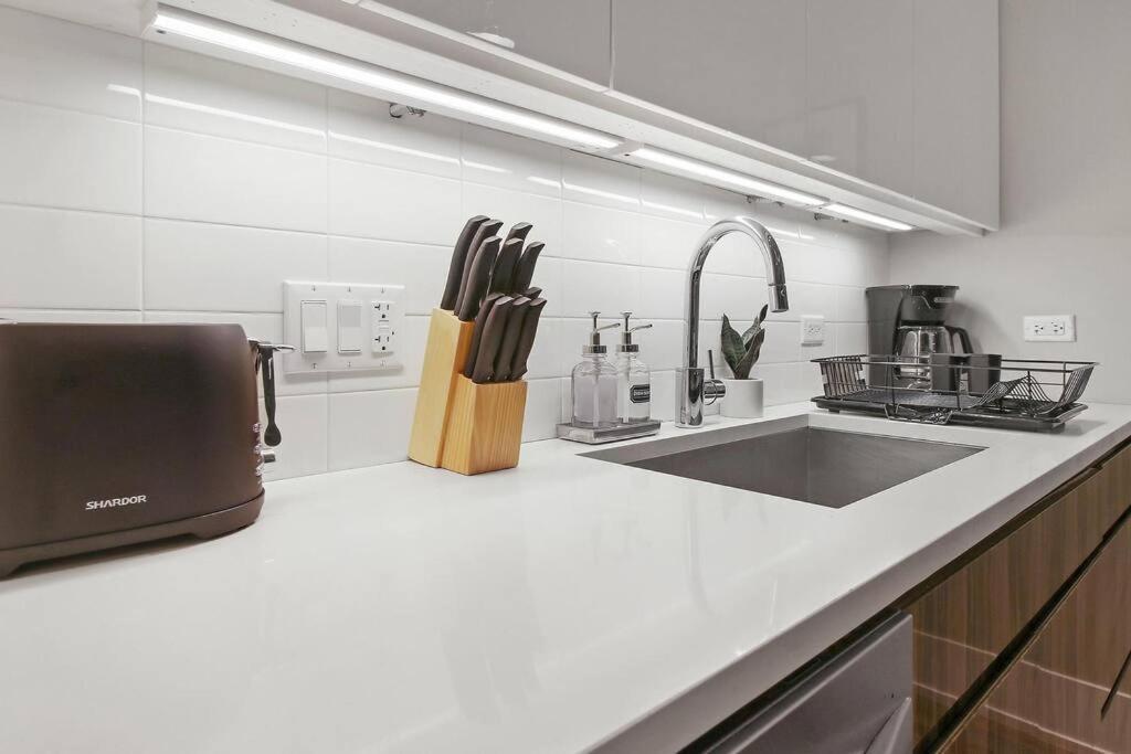 Well-equipped 2br With Laundry - Crosby 205 Chicago