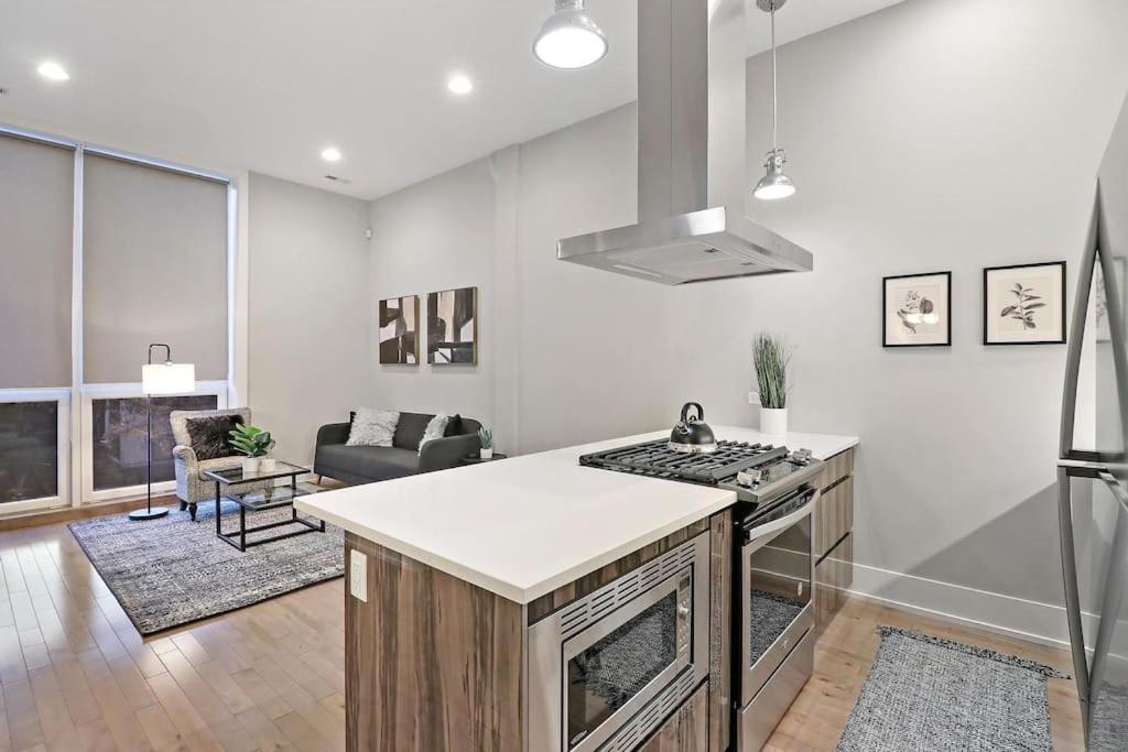 Apartment 1br Well-decorated With Laundry - Crosby 209