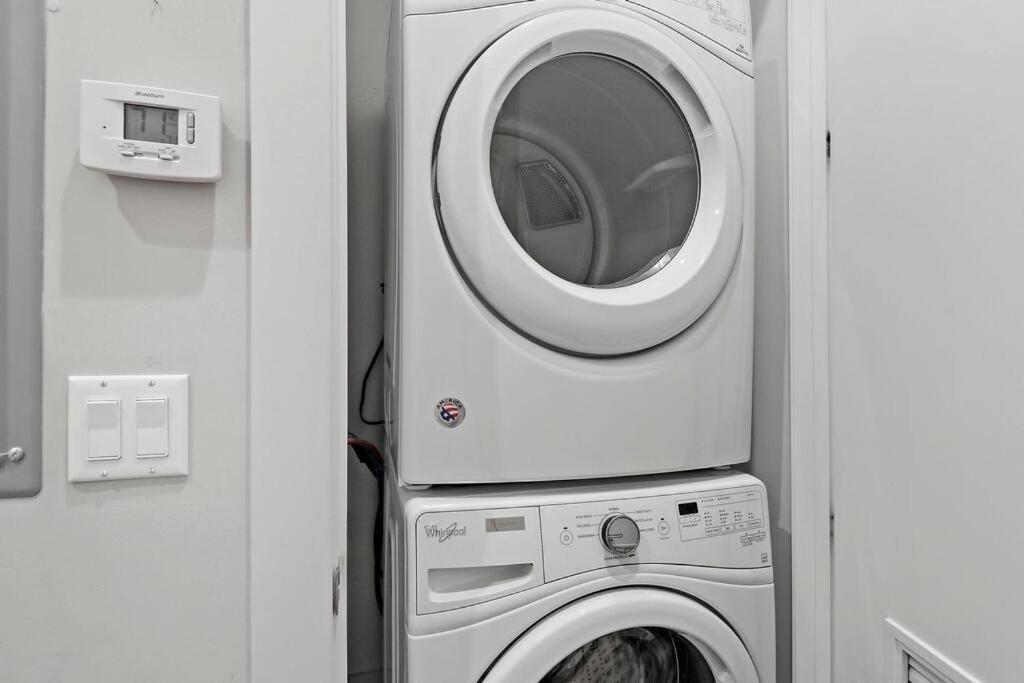 Well-equipped 2br With Laundry - Crosby 205 * Chicago