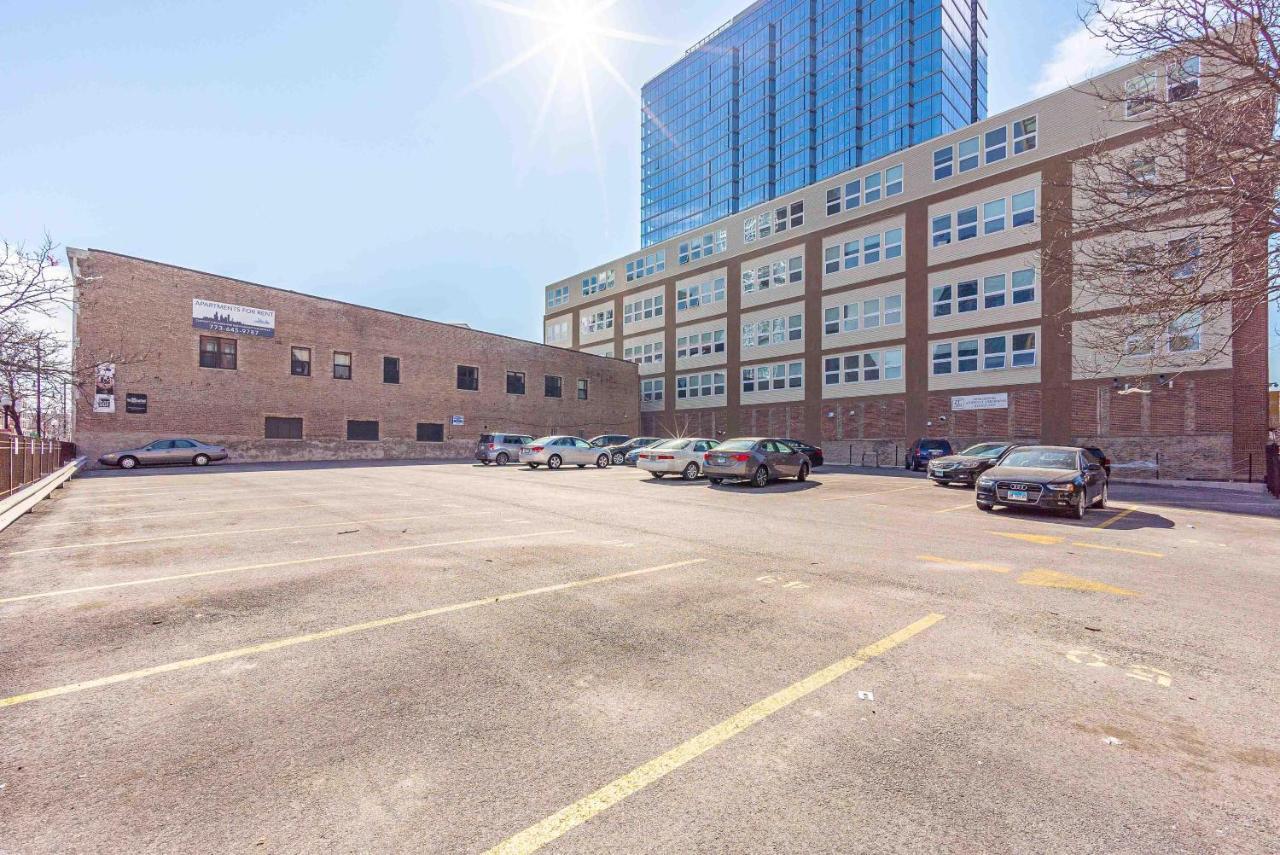 Cozy 2Br South Loop Condo With Optional Parking And Gym Near Mccormick Place, Public Transit & City Hotspots