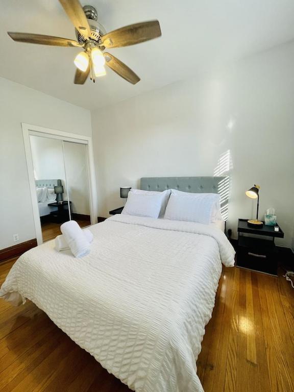 The Karlov. Gorgeous ,spacious 2bd/ 1ba W/ Parking Appartement *