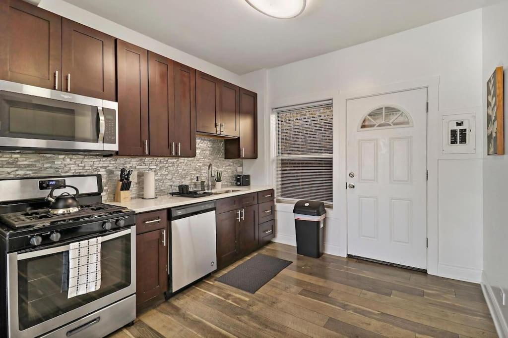 Irving Park 3br With Full Kitchen - Belle Plaine 2w Apartamento *