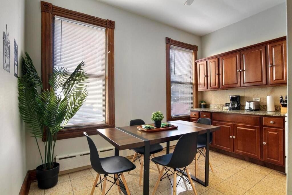 Apartamento Well-equipped 4br With In-unit Washer & Dryer - Broadway 2 Chicago
