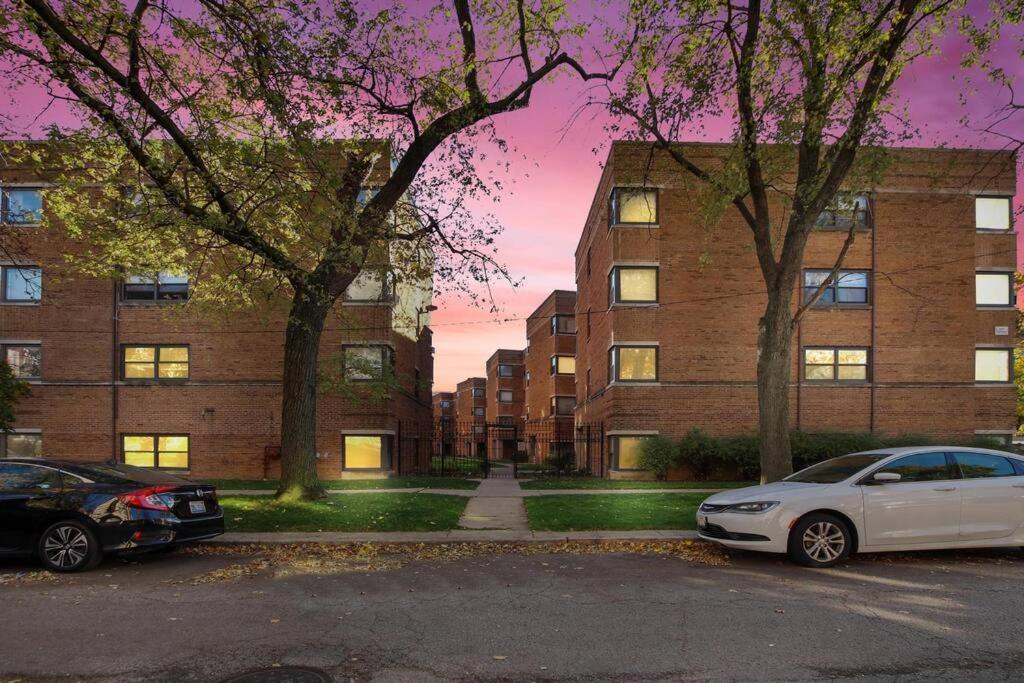 Apartment Vibrant 2br Close To And Park - Sheridan 1 *