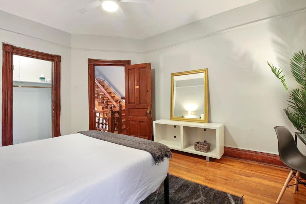 Well-equipped 4br With In-unit Washer & Dryer - Broadway 2 Apartamento *