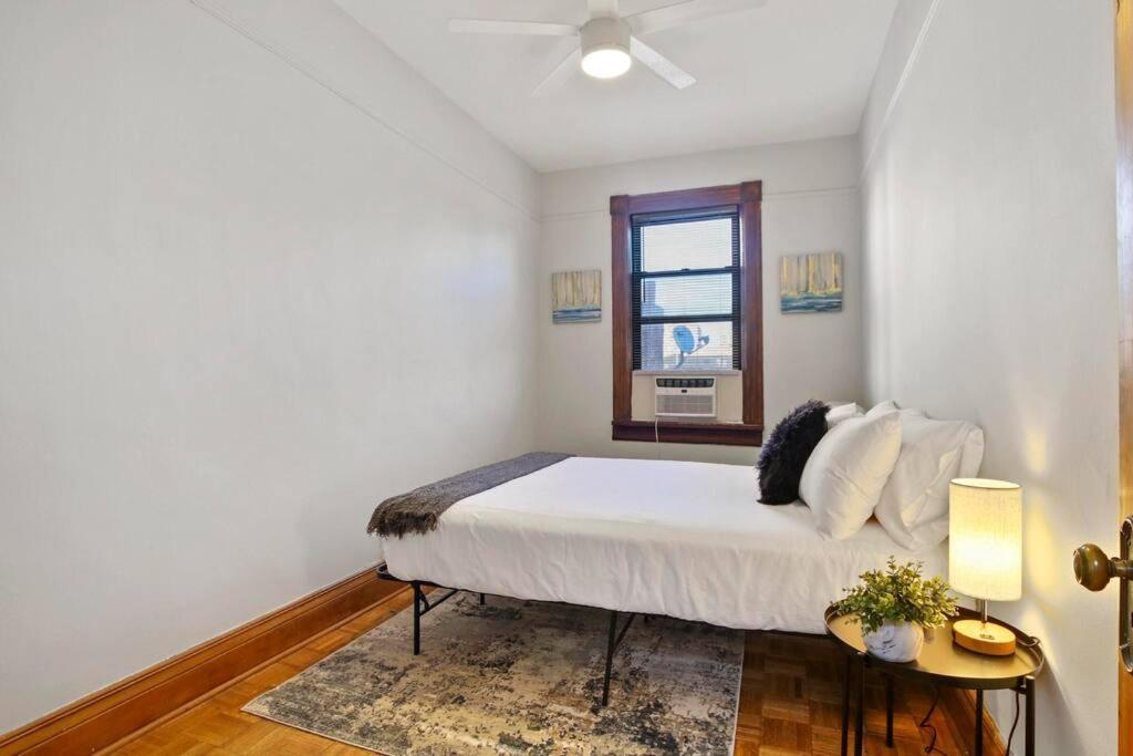 Well-equipped 4br With In-unit Washer & Dryer - Broadway 2 Apartamento Chicago