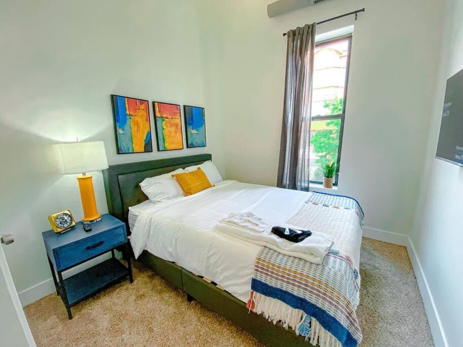 Chic & Central 3Br Oasis With Optional Parking Near Uic, Roosevelt Station & Chicago'S Top Attractions Apartment Chicago