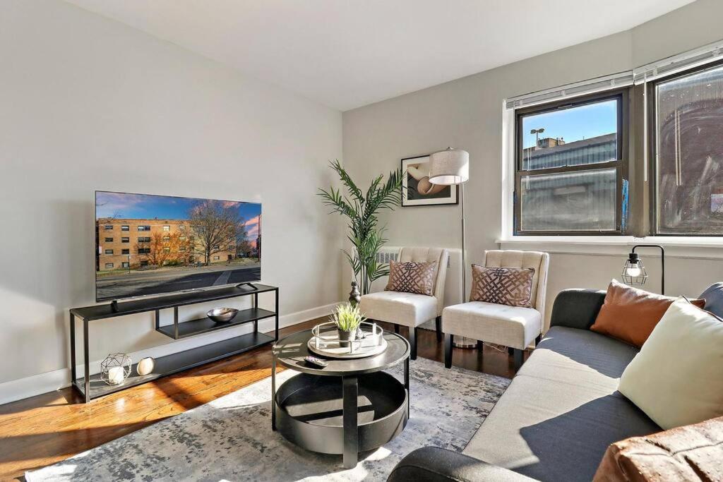 Cozy & Fully Furnished 2br Apt With Wi-fi - Sheridan S2 Apartment *