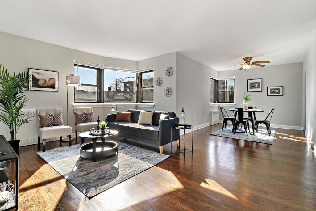 Cozy & Fully Furnished 2br Apt With Wi-fi - Sheridan S2 Chicago