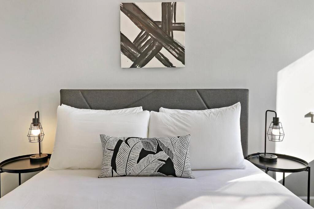 Cozy & Fully Furnished 2br Apt With Wi-fi - Sheridan S2 * Chicago
