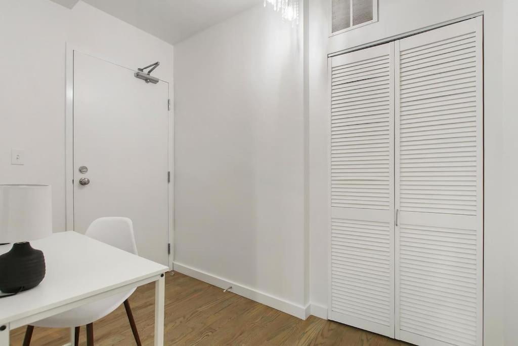 Modern Luxe West Loop 1br With In Unit Laundry - 304