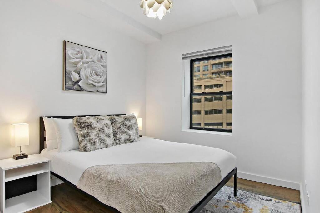 Modern Luxe West Loop 1br With In Unit Laundry - 304