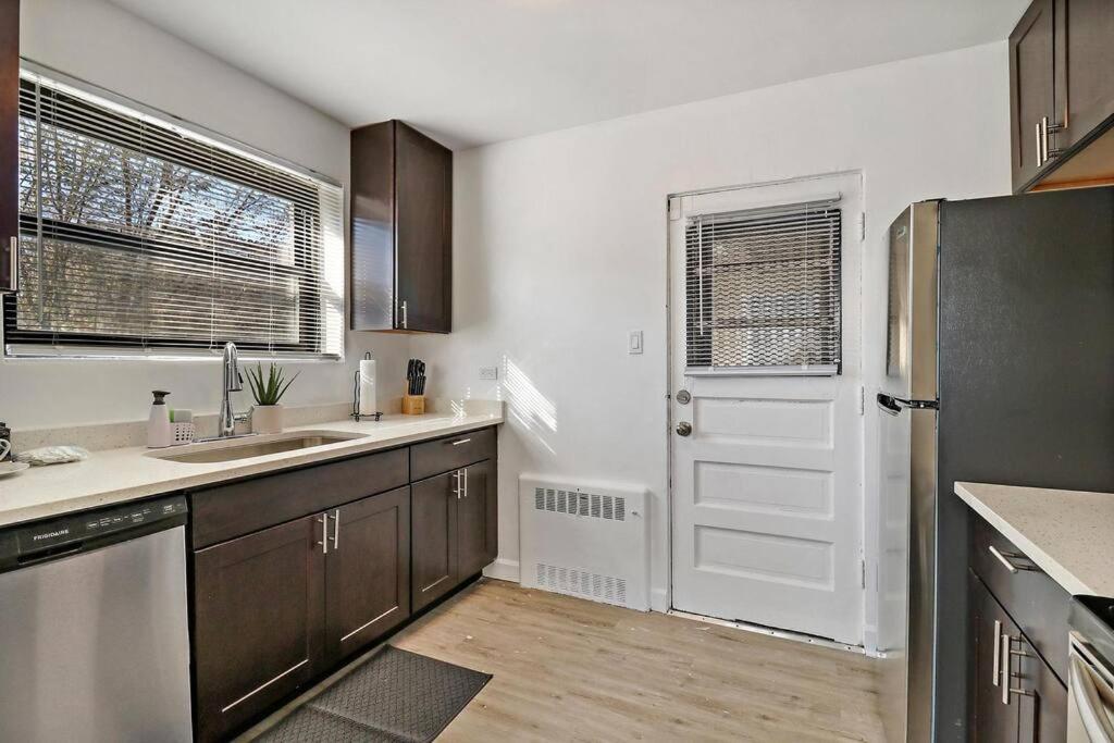 Cozy & Fully Furnished 2br Apt With Wi-fi - Sheridan S2 * Chicago