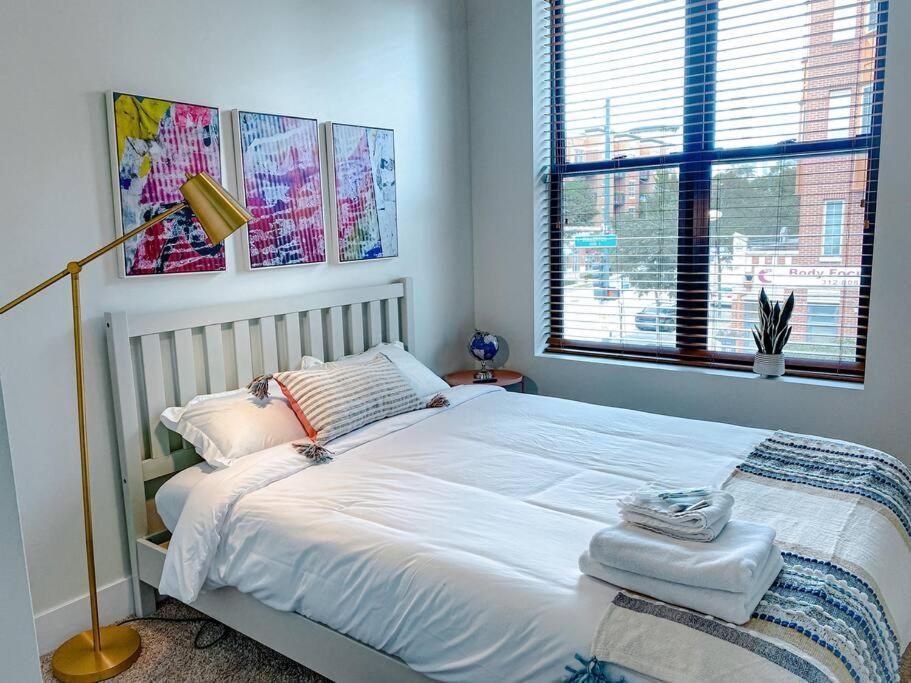 Chic & Central 3Br Oasis With Optional Parking Near Uic, Roosevelt Station & Chicago'S Top Attractions Apartment *