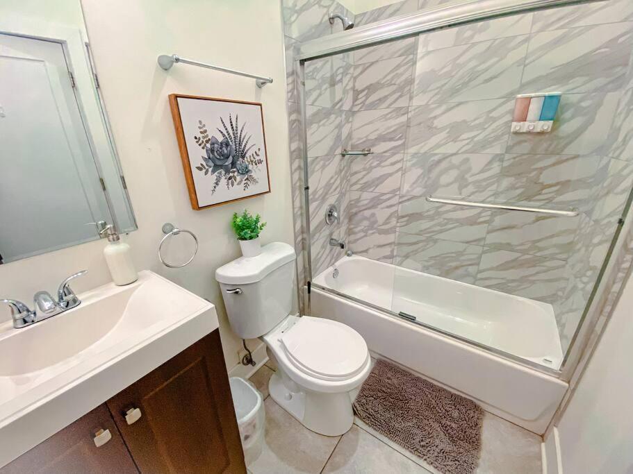 Chic & Central 3Br Oasis With Optional Parking Near Uic, Roosevelt Station & Chicago'S Top Attractions Chicago
