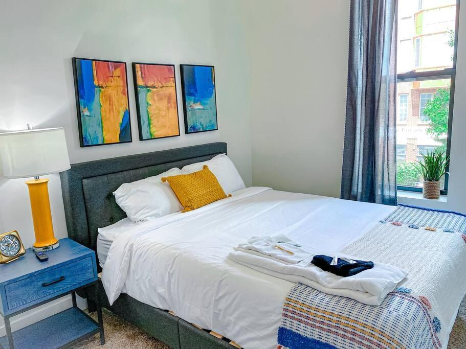 Chic & Central 3Br Oasis With Optional Parking Near Uic, Roosevelt Station & Chicago'S Top Attractions Apartment Chicago