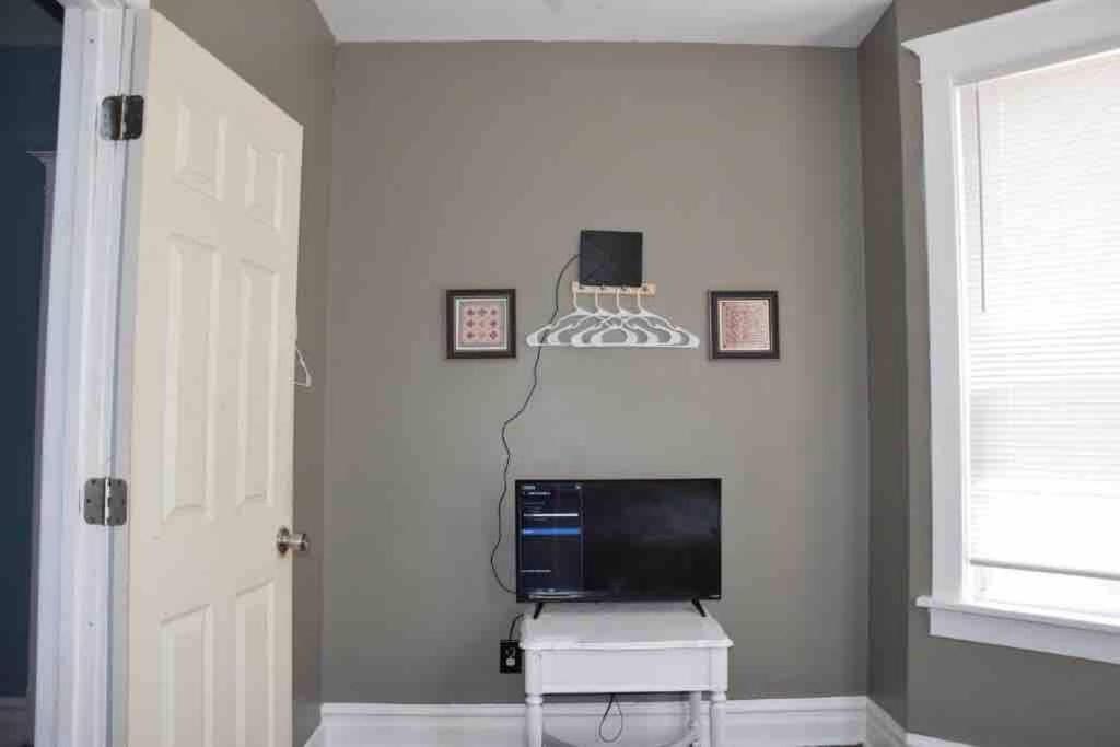 Apartment Large Four Bedroom Freshly Remodeled