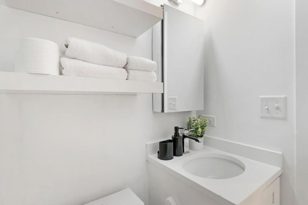 Appartement Contemporary 4br Close To Restaurants - Racine 202 *