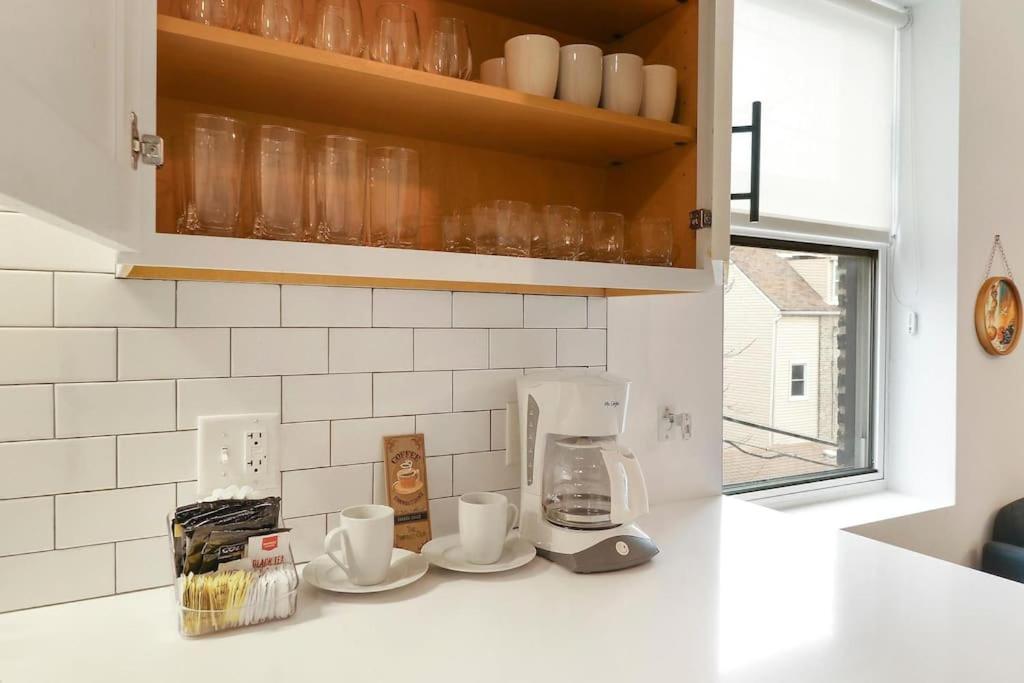 Contemporary 4br Close To Restaurants - Racine 202 Appartement *