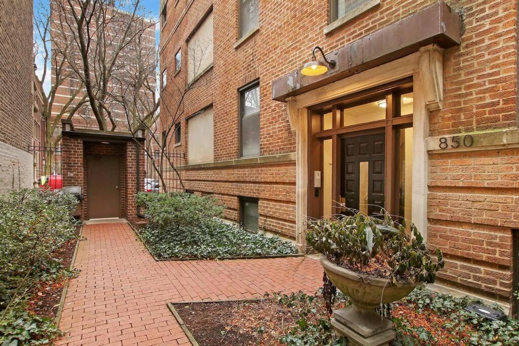Charming 2br In The Heart Of - Barry Gb * Chicago