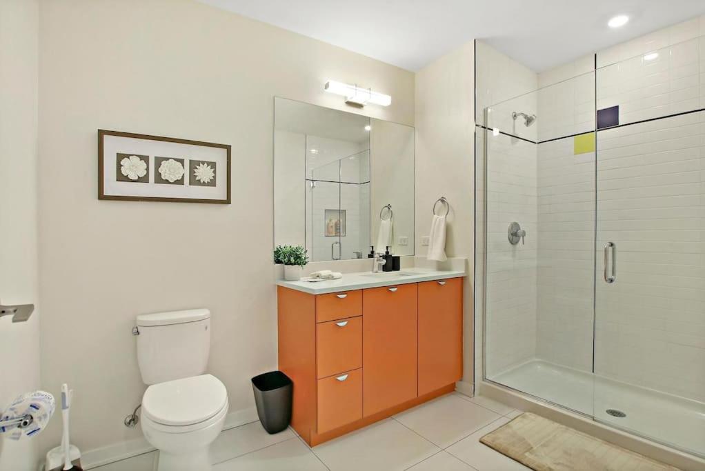 2br Luxe With In-unit Laundry - Sheridan 102