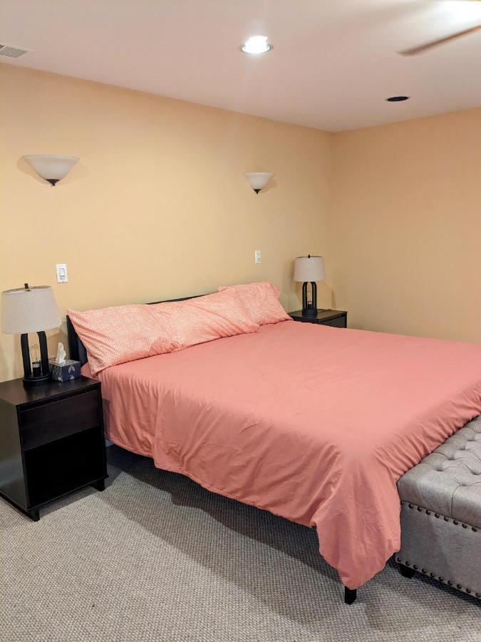 6 Bd 4 Ba With 2 Car Garage Parking