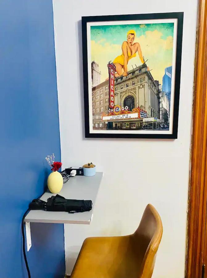 Lincoln Park 3 Bedroom Penthouse Chicago