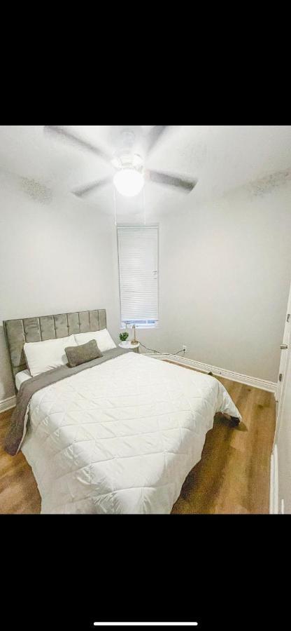 Apartment Spacious Brickstone Chicago