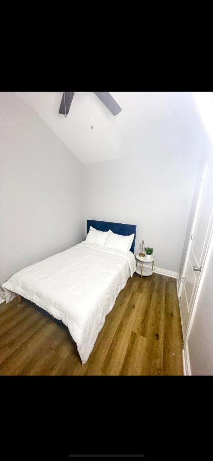 Spacious Brickstone Apartment *