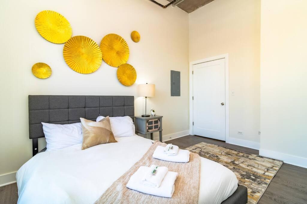 Family Friendly Spacious 3Br Suite Sleeps Up To 10 Guests With Optional Parking And Gym Access Near Mccormick Place And Soldier Field