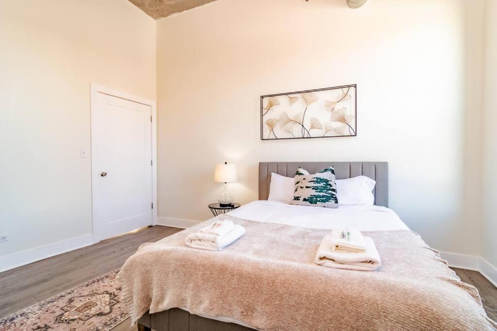 Apartment Mccormick Place Spacious 3Br Family Heaven Suite With Optional Parking Sleeps 10 Guests Near Soldier Field And Field Museum Chicago