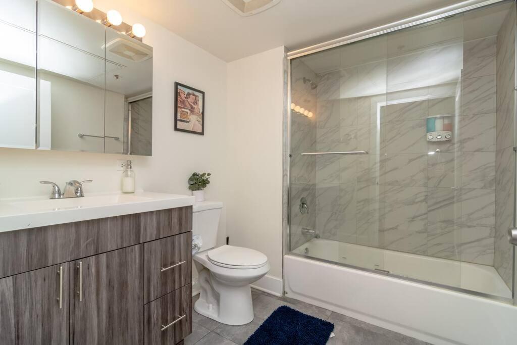 Mccormick Place Amazing 2Br Suite With City View And Optional Parking For Up To 8 Guests Near Soldier Field And Lakefront Trail Apartment Chicago