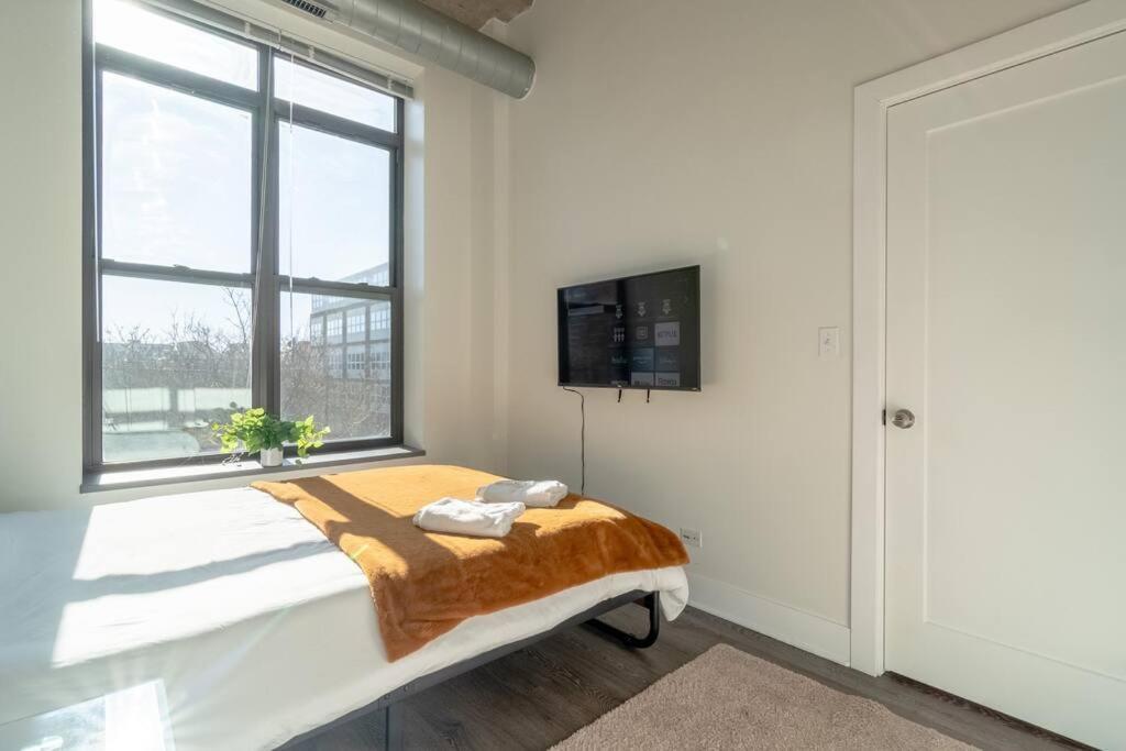 Mccormick Place 2Br Stylish Suite With Optional Parking And Gym For Up To 8 Guests Near Soldier Field And Grant Park Apartment *