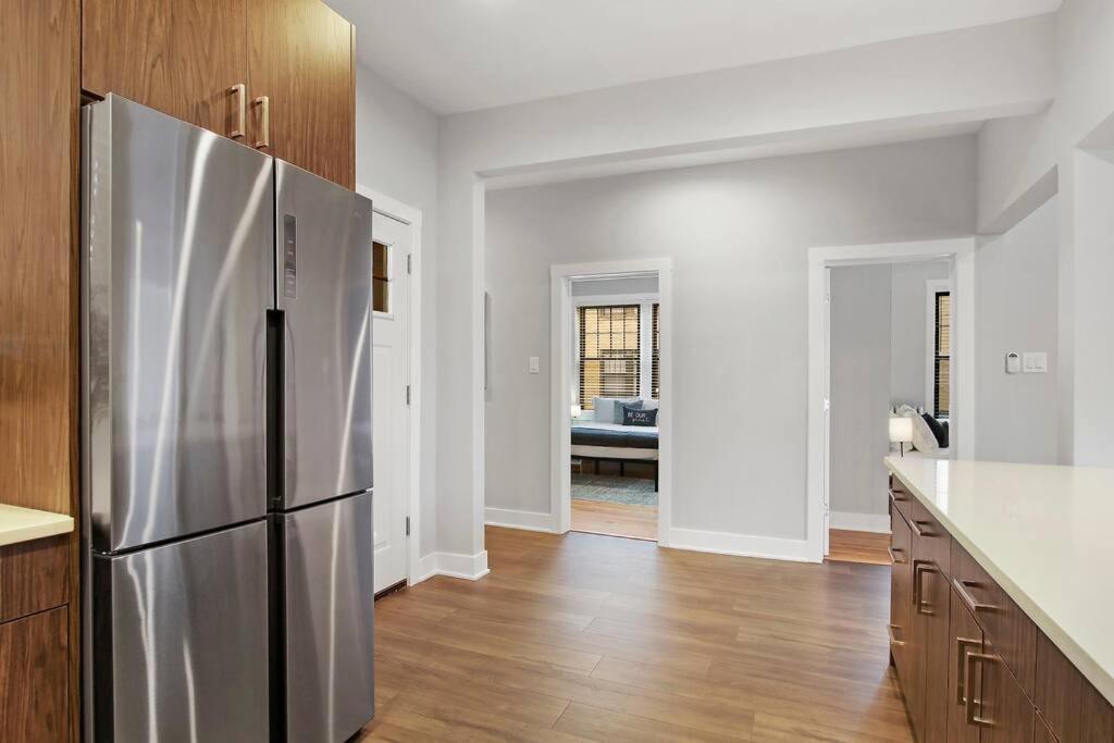 3br Beautifully Designed Close To Shops - Belmont A3 Apartment Chicago